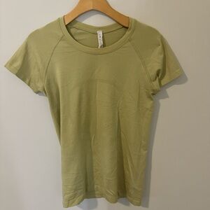 Lululemon Athletica Green Fitted Short Sleeve Tee